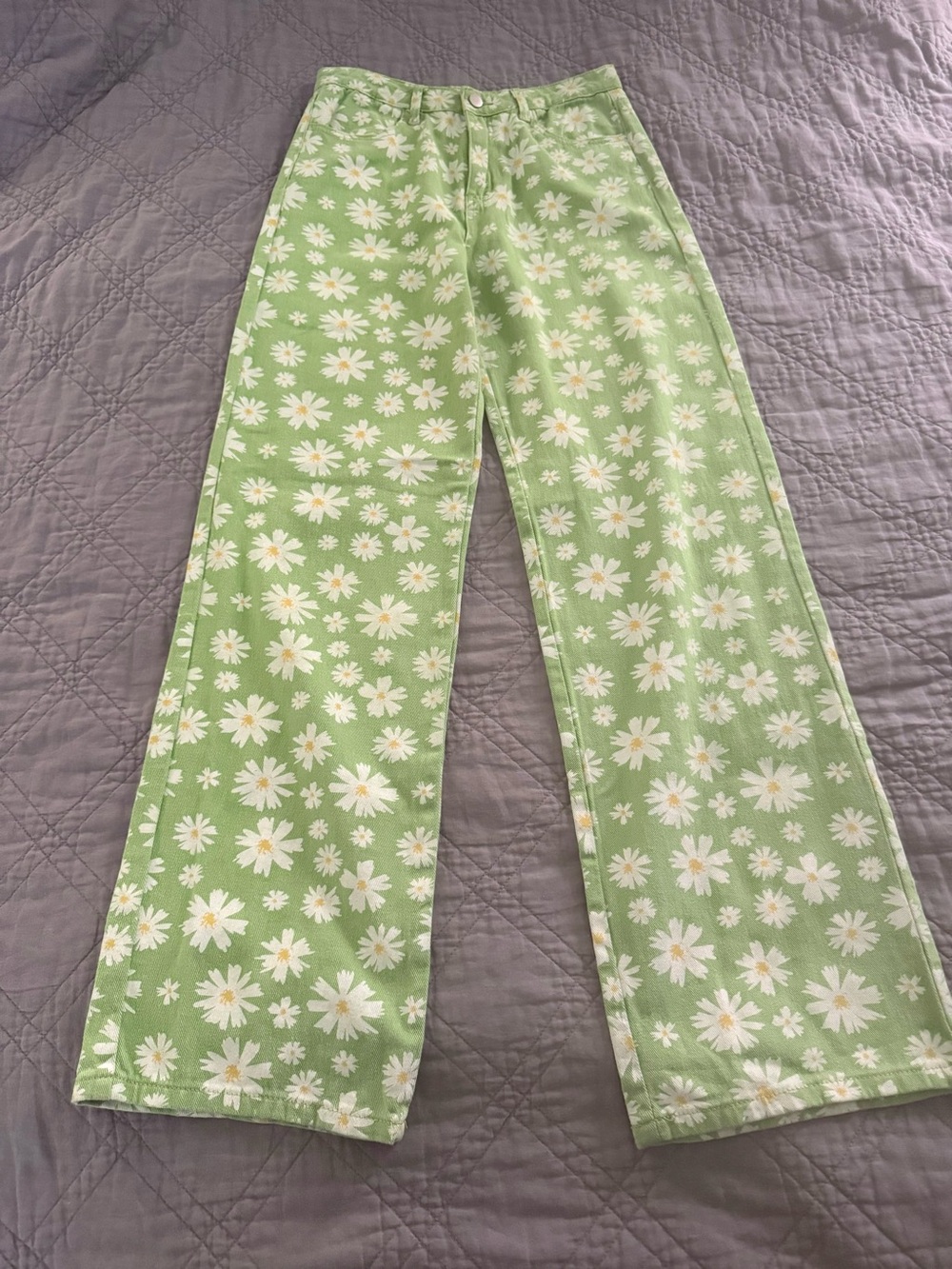 BAILEY ROSE Green Jeans with Daisies Size Medium, High Rise Medium Flare